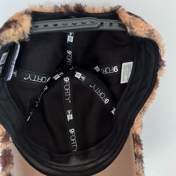 New Era 9Forty fuzzy leopard print cap - Picture 3 of 3